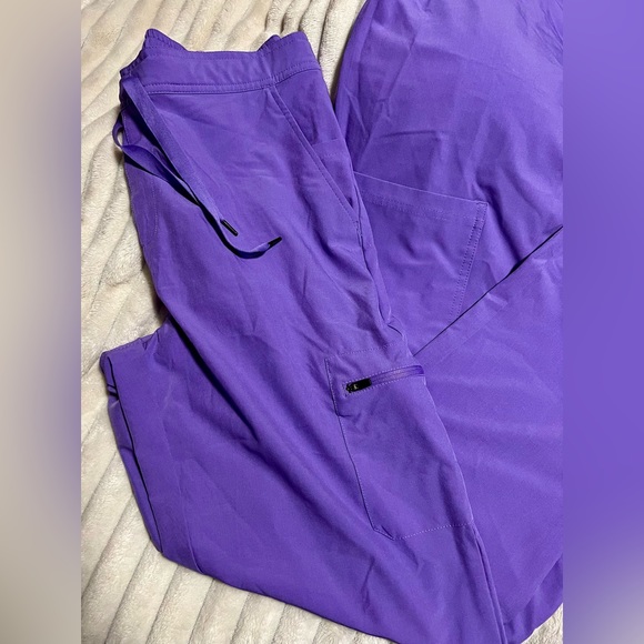 NWOT Bright Lavender Purple ADAR Scrub Set - Picture 3 of 12